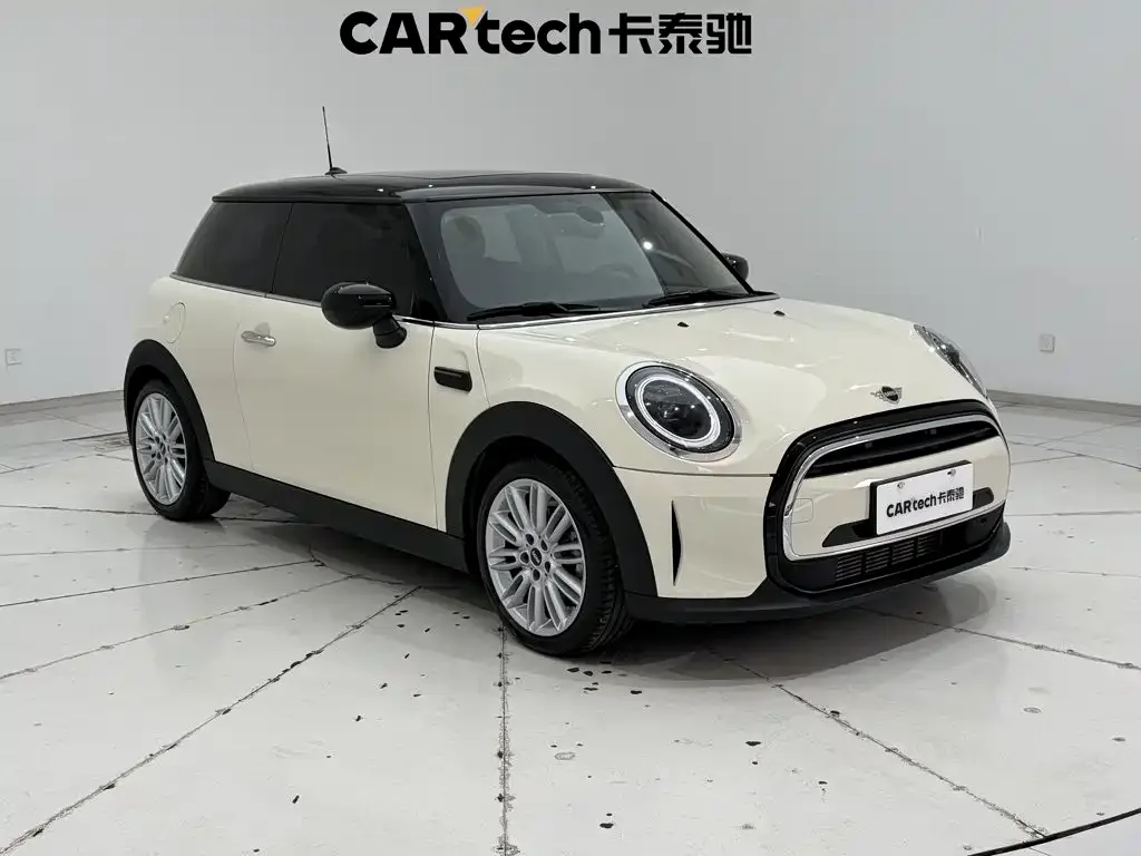 MINI MINI 2022 Facelift 1.5T COOPER Classic — Фото автомобиля 2