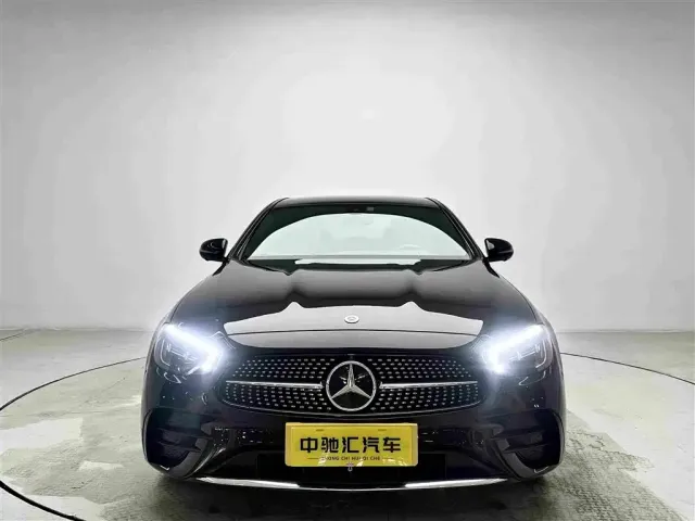 Mercedes-Benz E-Class — Фото автомобиля 2