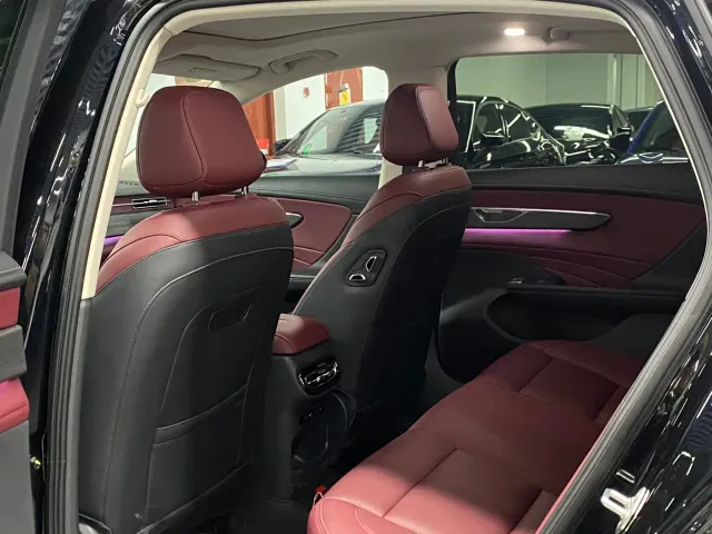 Hongqi H5 — Фото автомобиля 11