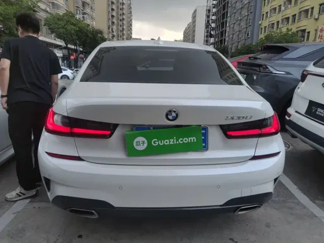 BMW 3 Series — Фото автомобиля 3