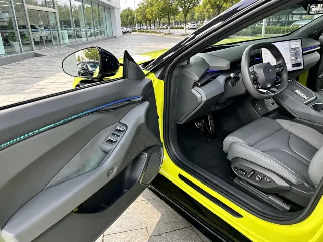 Xpeng P7 — Фото автомобиля 7