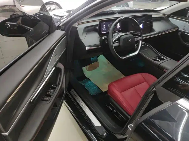 Xpeng P7 — Фото автомобиля 15