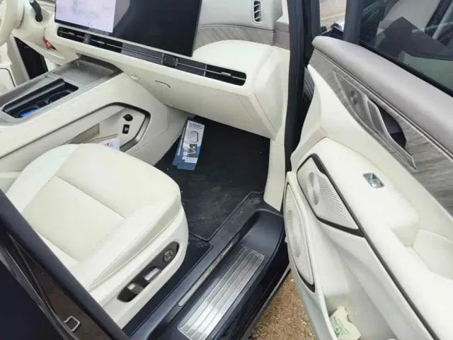 Wey Alpine — Фото автомобиля 12