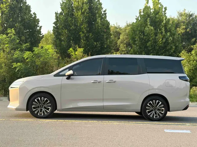 Wuling Starlight 730 — Фото автомобиля 4