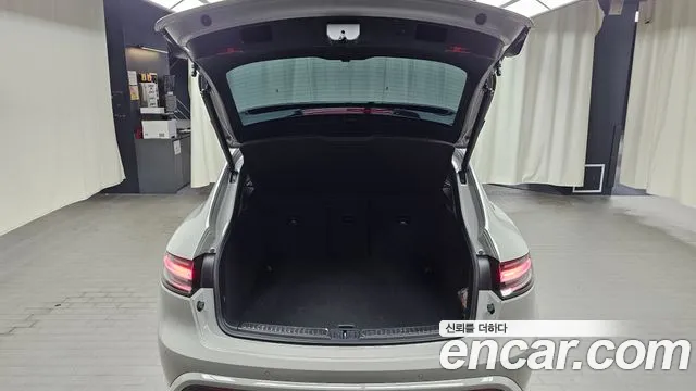 Porsche Macan — Фото автомобиля 24