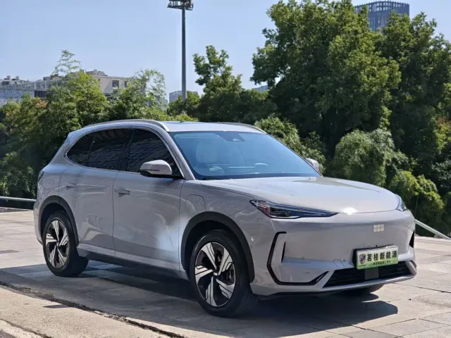 Geely Galaxy E5 — Фото автомобиля 4