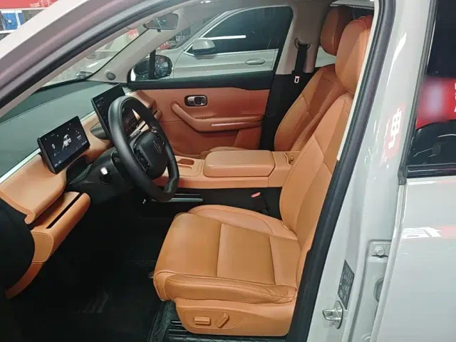 Leapmotor C10 — Фото автомобиля 10
