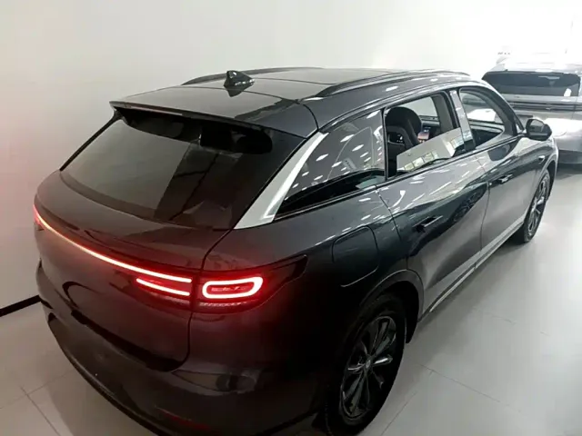 Leapmotor C11 — Фото автомобиля 6