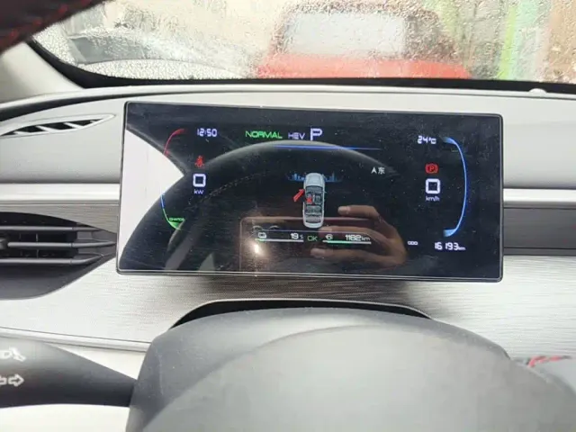 BYD Seal 05 DM-i — Фото автомобиля 11