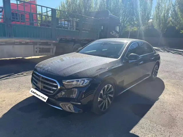Фотография автомобиля — Mercedes-Benz E-Class