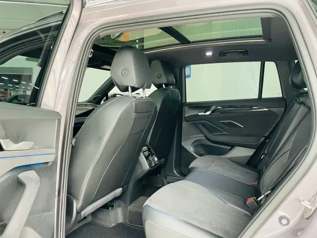 Volkswagen Tiguan L — Фото автомобиля 11
