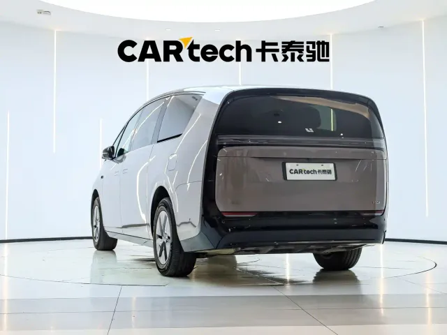 Li Auto MEGA — Фото автомобиля 4
