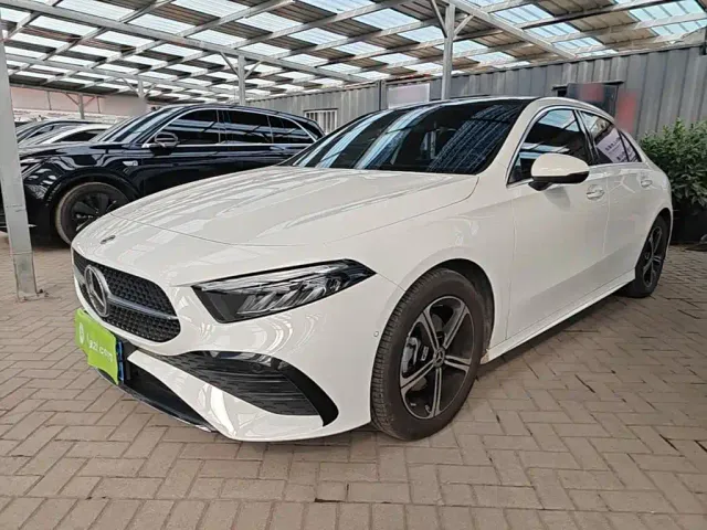 Фотография автомобиля — Mercedes-Benz A-Class