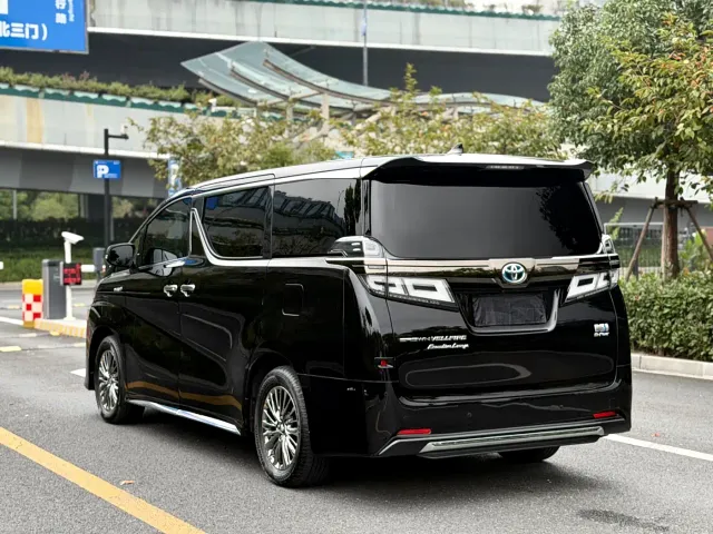 Toyota Vellfire — Фото автомобиля 6