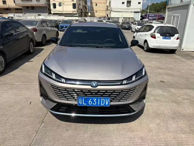 Фотография автомобиля — Changan Eado