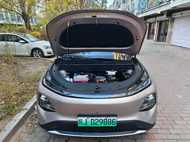 Changan Qiyuan Q05 — Фото автомобиля 6