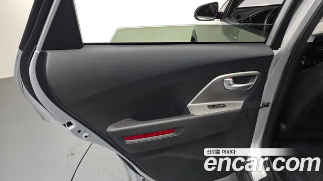 Kia Niro Niro Plus Air — Фото автомобиля 25
