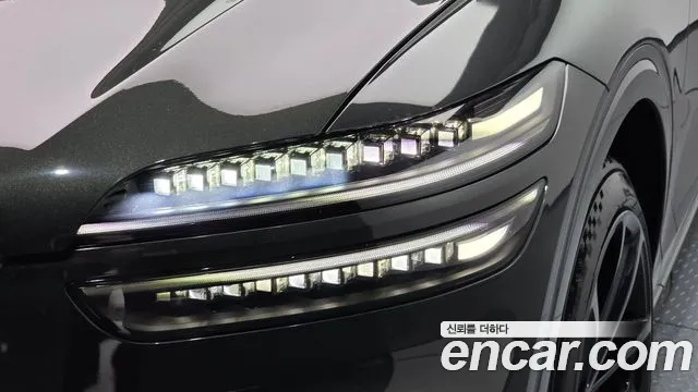 Genesis GV70 — Фото автомобиля 7