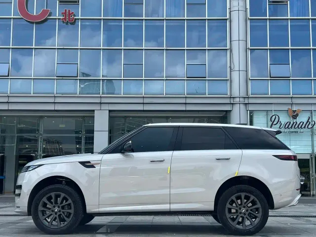 Land Rover Range Rover Sport — Фото автомобиля 7