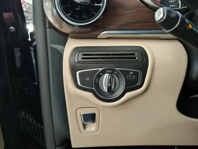 Mercedes-Benz V-Class — Фото автомобиля 22