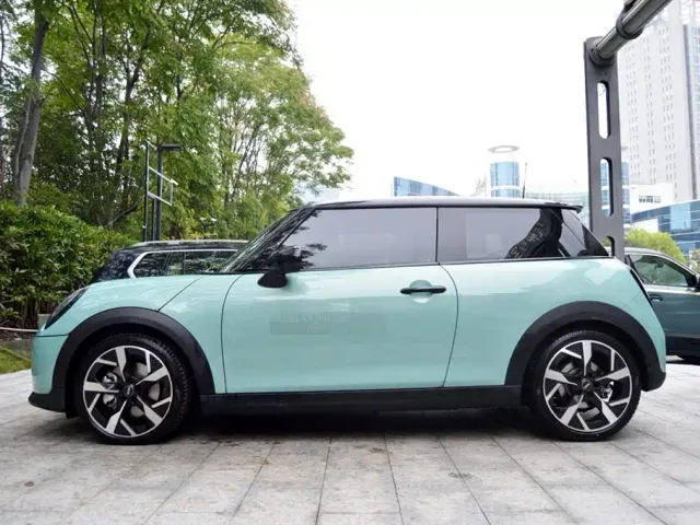 MINI Hatch — Фото автомобиля 5