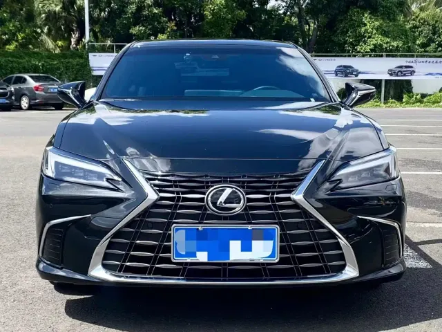 Lexus ES — Фото автомобиля 2