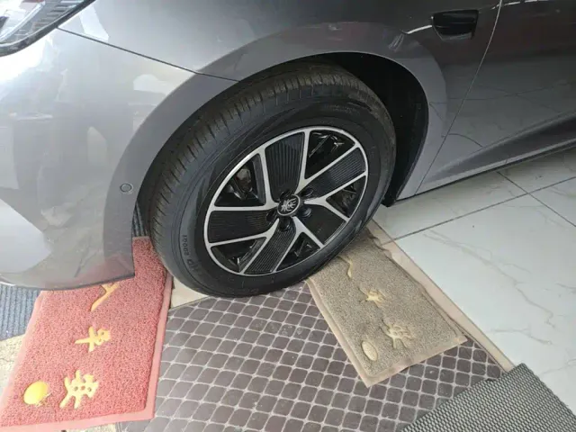 BYD Qin L — Фото автомобиля 22