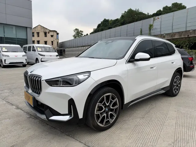 Фотография автомобиля — BMW X1