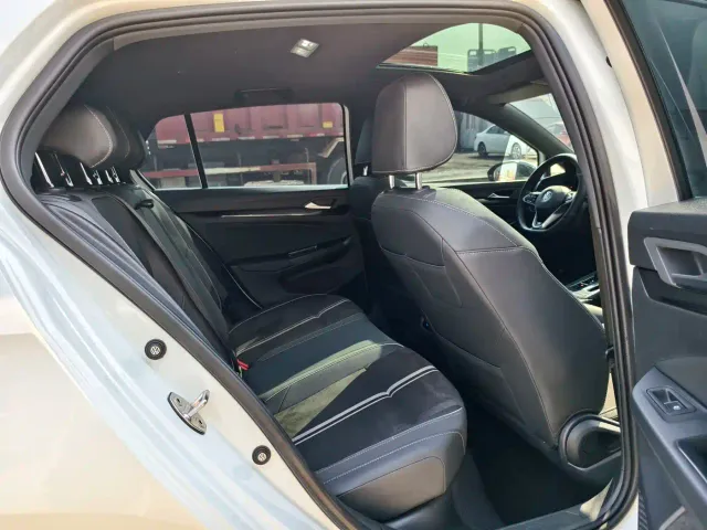 Volkswagen Golf — Фото автомобиля 21