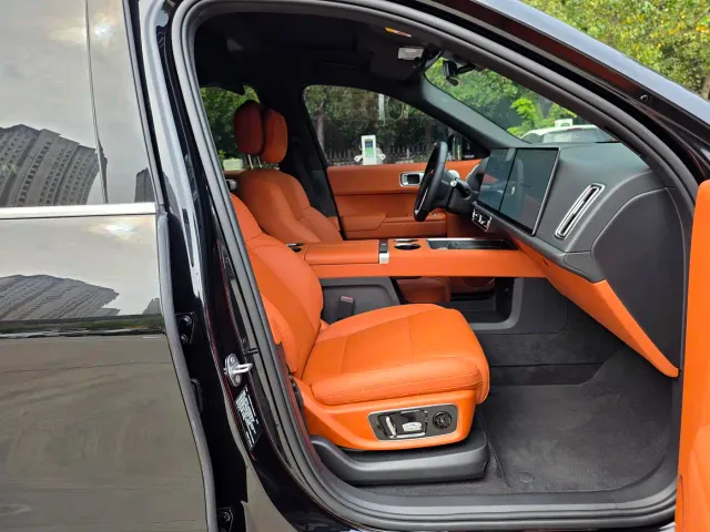 Li Auto L9 — Фото автомобиля 17