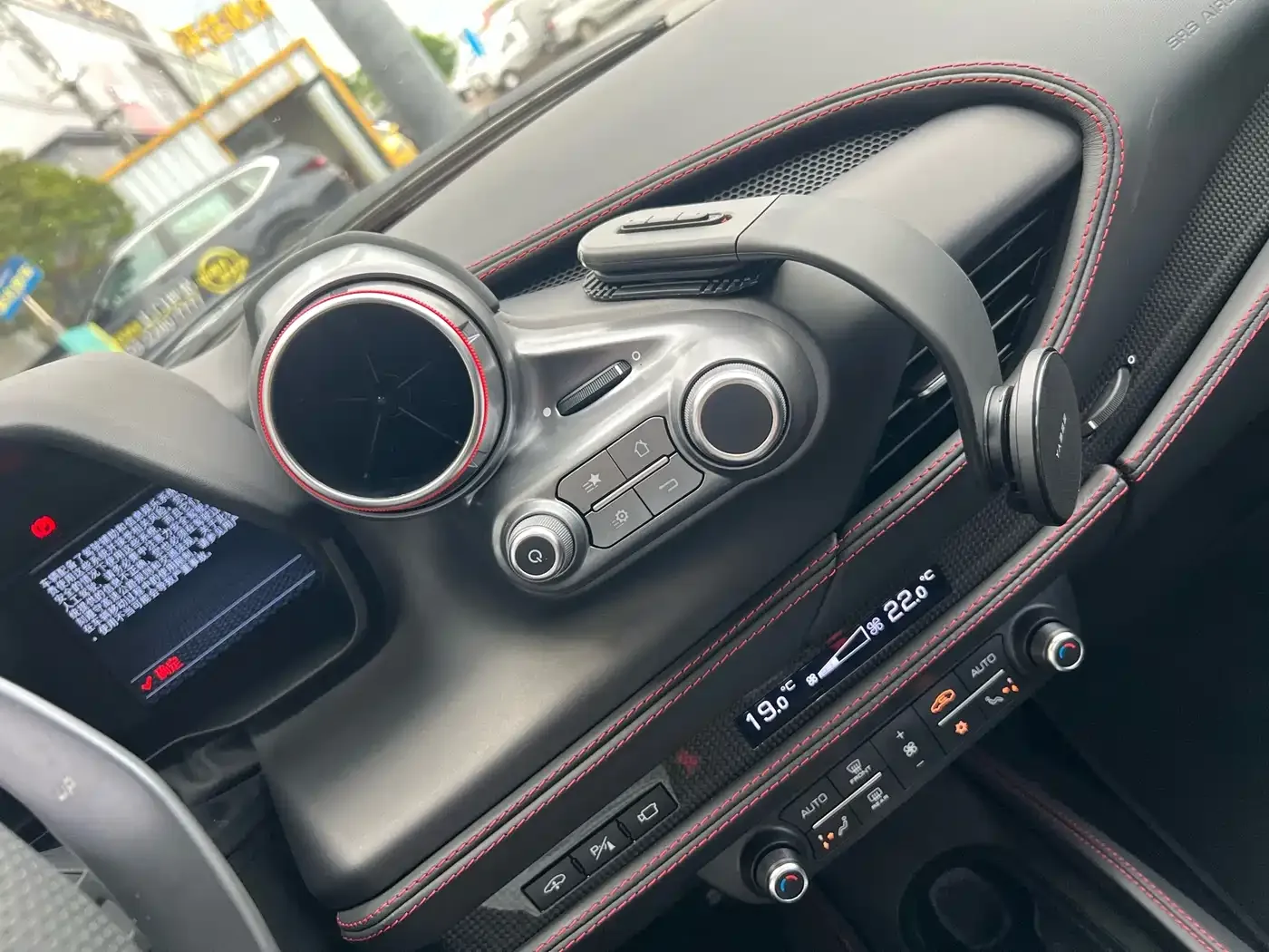Ferrari Ferrari F8 2020 Spider 3.9T V8 — Фото автомобиля 12