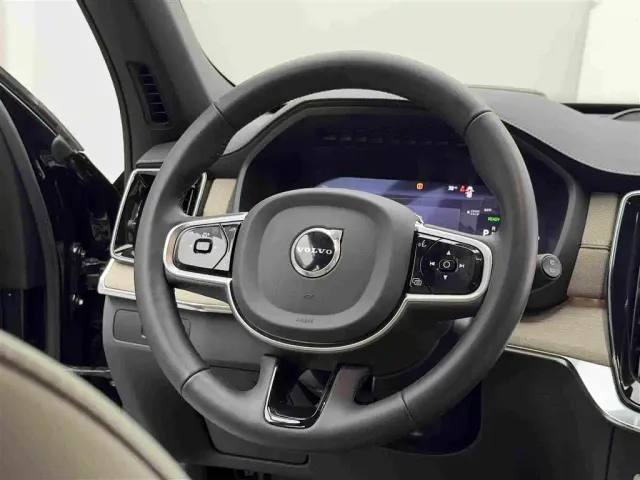 Volvo XC90 — Фото автомобиля 13