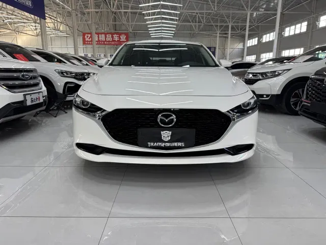 Mazda Axela — Фото автомобиля 2