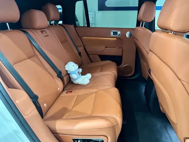 Li Auto L7 — Фото автомобиля 16
