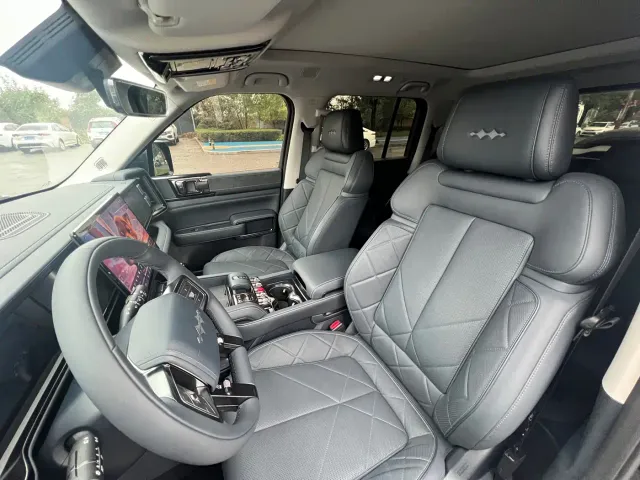 BYD FangChengBao Leopard 5 — Фото автомобиля 10