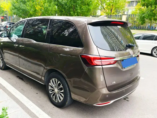 Buick GL8 — Фото автомобиля 5