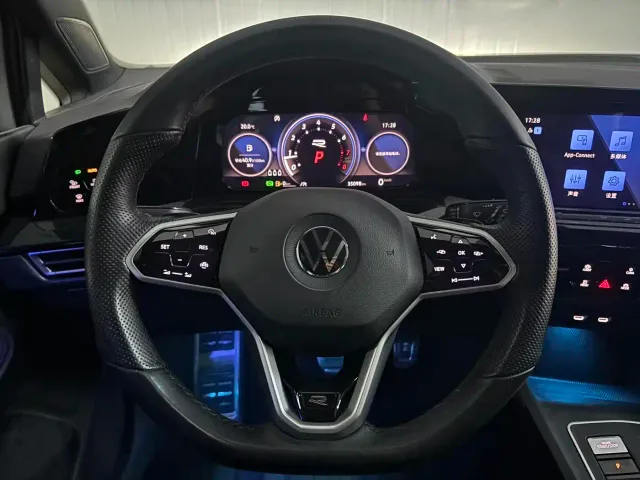 Volkswagen Golf — Фото автомобиля 12