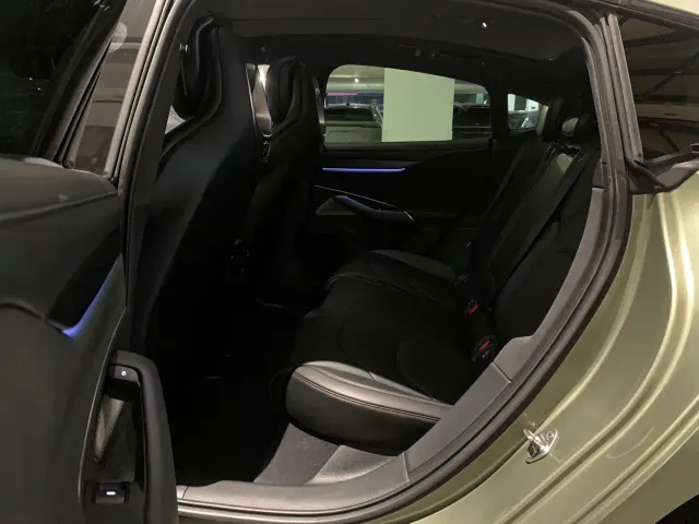 Xiaomi SU7 — Фото автомобиля 5