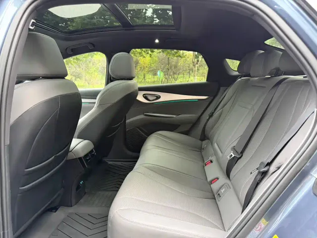 BYD Seal 07 DM-i — Фото автомобиля 9