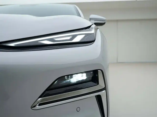 Geely Galaxy Xingyao 8 — Фото автомобиля 12
