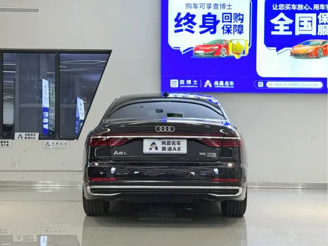 Audi A8 — Фото автомобиля 15