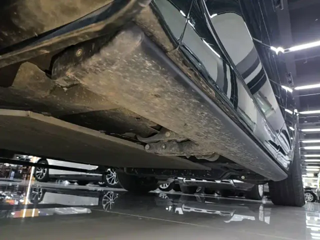 Li Auto L8 — Фото автомобиля 20