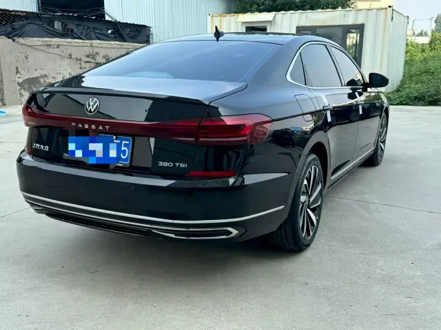 Volkswagen Passat — Фото автомобиля 4