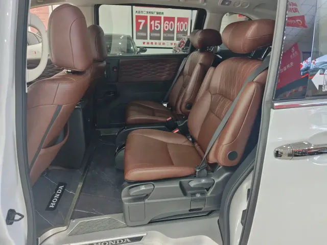 Honda Odyssey — Фото автомобиля 8