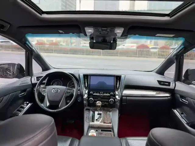 Toyota Vellfire — Фото автомобиля 4