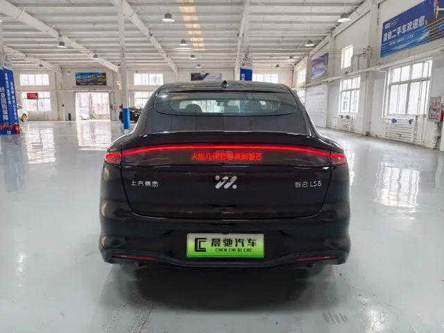 IM Motors LS6 — Фото автомобиля 5