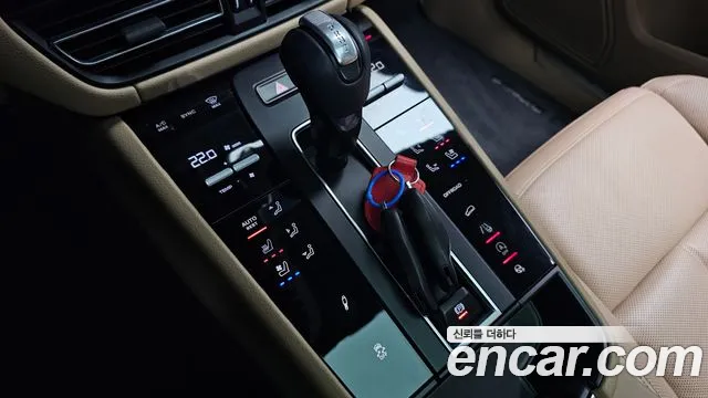 Porsche Macan — Фото автомобиля 9