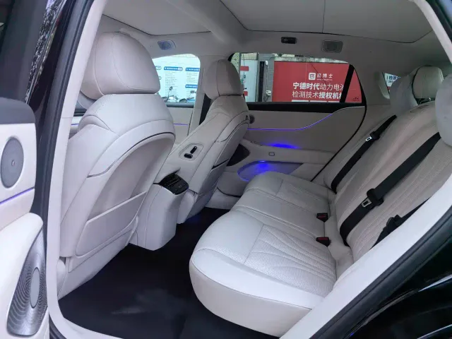Voyah Zhuiguang L — Фото автомобиля 9