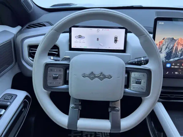 Fang Cheng Bao Titanium 3 2025 501KM AWD Smart Drive Ultra Edition — Фото автомобиля 20