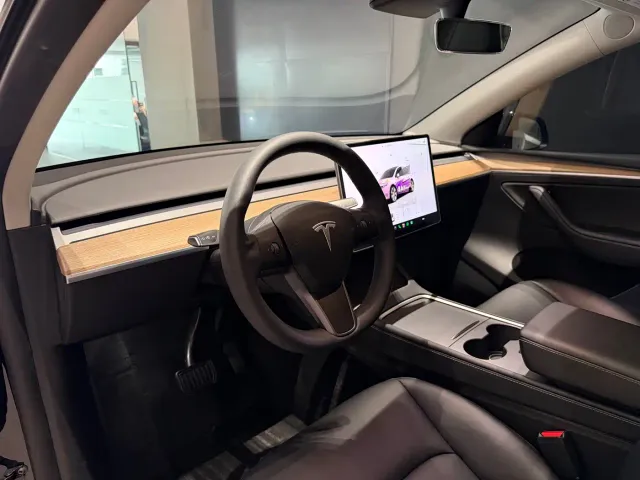 Tesla Model Y 2022 Facelift Rear-Wheel Drive Version — Фото автомобиля 7